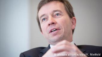 Ο Μπερντ Λούκε ίδρυσε το AfD από διαμαρτυρίας στην πολιτική των διασώσεων