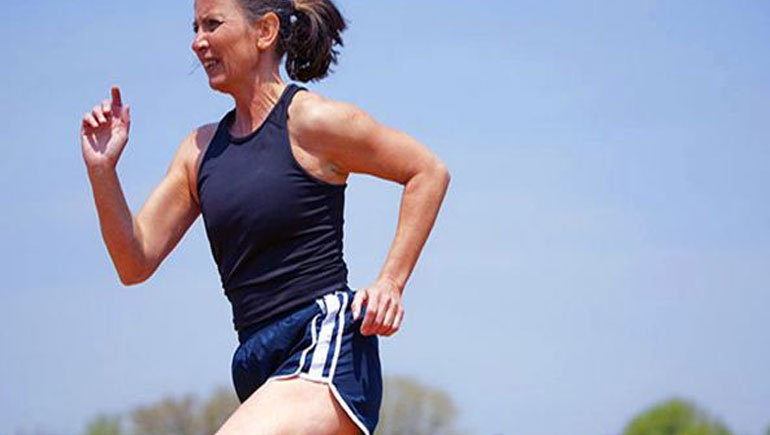 Η άσκηση στη μέση ηλικία μειώνει τον κίνδυνο εγκεφαλικού αργότερα