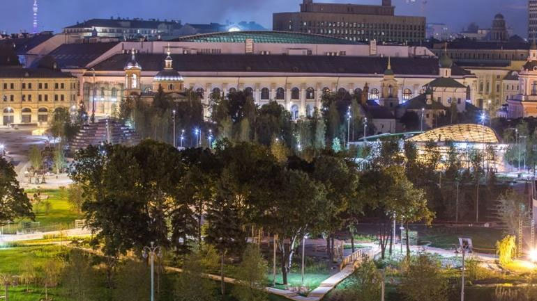 Δημοφιλής τόπος για σεξουαλικές συνευρέσεις το πάρκο δίπλα στο Κρεμλίνο