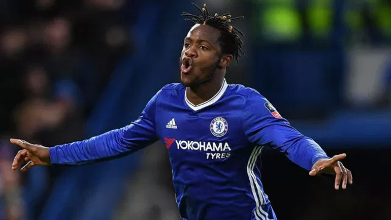 Δανεικός στη Βαλένθια ο Μπατσουαγί