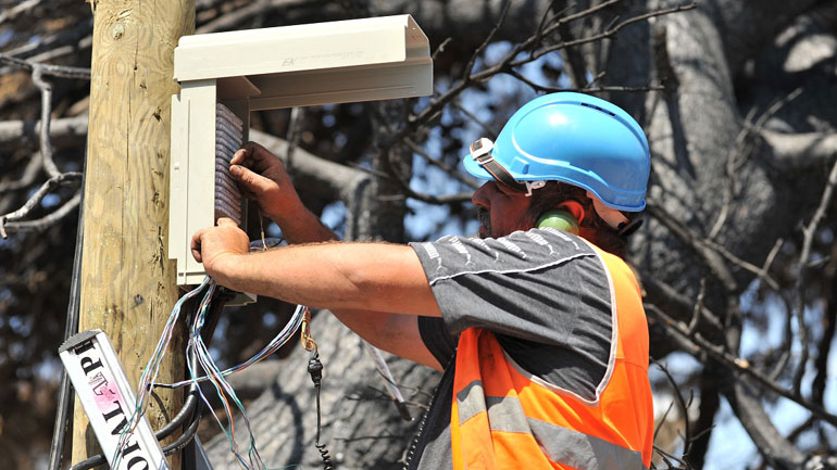 ΟΤΕ: Αποκαθίστανται σταδιακά τα δίκτυα στις πυρόπληκτες περιοχές