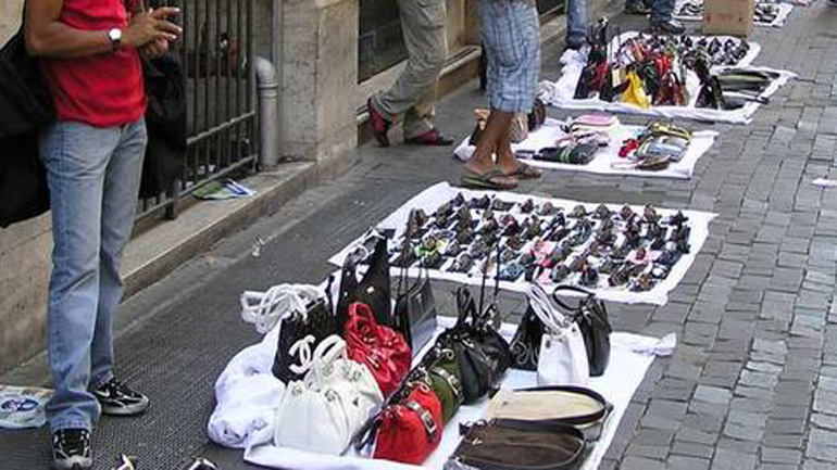 Πιερία: Σύλληψεις για παρεμπόριο