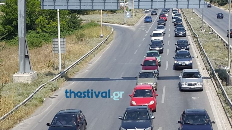 Αυξημένη κίνηση και μποτιλιάρισμα στα δυο «πόδια» της Χαλκιδικής