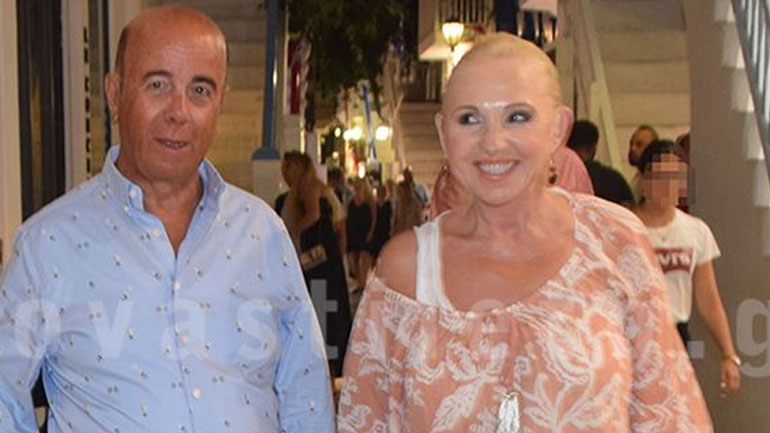 Χεράκι-χεράκι στο νησί των ανέμων ο εφοπλιστής Σταύρος Μεϊμέτης με τη σύζυγό του