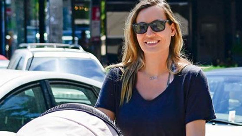 Βίντεο: Η Ελεονώρα Μελέτη βγαίνει με τη ντουντούκα στους δρόμους!