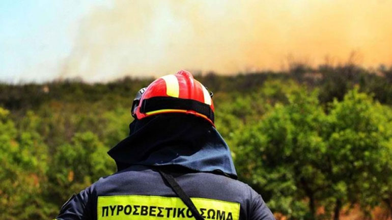 Κρήτη: Υπό μερικό έλεγχο οι πυρκαγιές στις Μέλαμπες και στο Αρκαλοχώρι