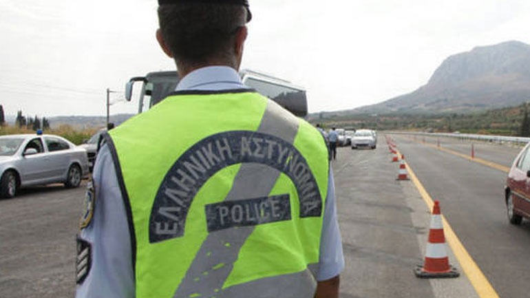 Ανατροπή φορτηγού στο 119χλμ της εθνικής Κορίνθου – Τριπόλεως