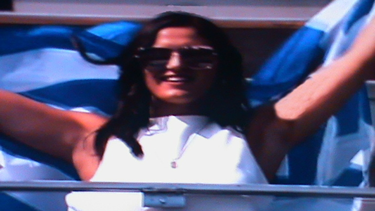 Το «τούμπανο» που μάς τρέλανε στον αγώνα τού Τσιτσιπά!