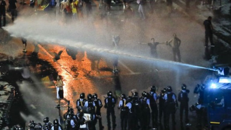 Ρουμανία: Χιλιάδες πολίτες διαδήλωσαν κατά της διαφθοράς για δεύτερη ημέρα