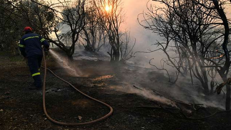 Συγκρατημένη αισιοδοξία της Πυροσβεστικής Εύβοιας ότι θα τεθεί υπό έλεγχο η φωτιά