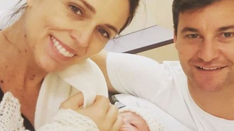 Επιστρέφει στα καθήκοντά της μετά τη γέννηση της κόρης της η πρωθυπουργός της Νέας Ζηλανδίας