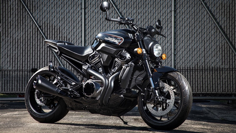 Harley Streetfighter: Όνομα και κατηγορία πάνε μαζί