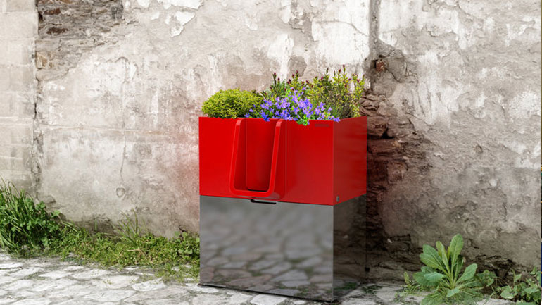 Γαλλία: Αντιδράσεις στο Παρίσι για τα ανοιχτά ουρητήρια που τοποθετήθηκαν κοντά σε τουριστικά αξιοθέατα