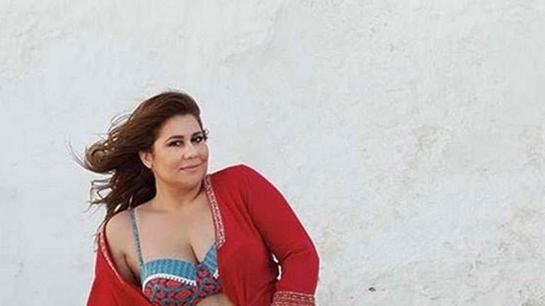 Η Μαριέλλα Σαββίδου φωτογραφίζεται πρώτη φορά με μαγιό!