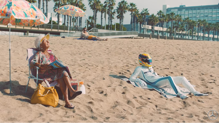 Τέτοιο χιούμορ από τη Mercedes δεν το περιμέναμε Τέτοιο χιούμορ από τη Mercedes δεν το περιμέναμε