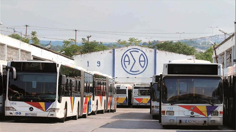 Θεσσαλονίκη: Υπάλληλοι εταιρείας security βγάζουν με τη βία επιβάτη λεωφορείου