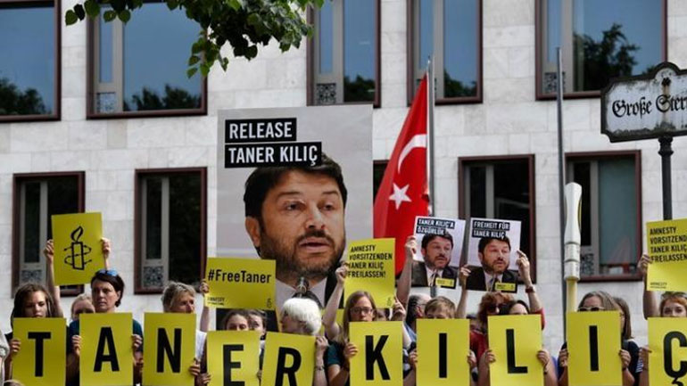 Τουρκία: Δικαστήριο αποφάσισε την αποφυλάκιση του επικεφαλής της Διεθνούς Αμνηστίας