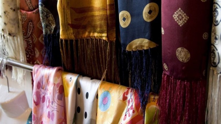 Έκθεση με μεταξωτά υφάσματα ηλικίας 1.000 ετών