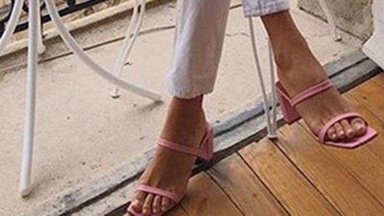 Η νέα τάση στα παπούτσια ακούει στο όνομα…mum mules!