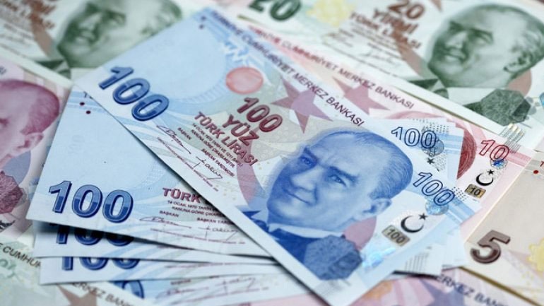 Ενισχύεται η λίρα έναντι του δολαρίου