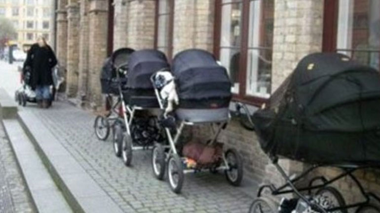 Τα μωρά στα καροτσάκια είναι εκτεθειμένα σε έως 60% περισσότερη ατμοσφαιρική ρύπανση