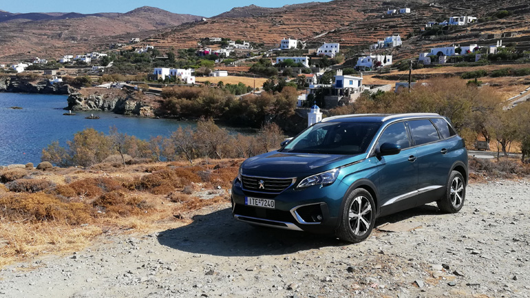 Εκτός από τον 1.600άρη diesel, το 5008 προσφέρεται με έναν κινητήρα βενζίνης 1.2 turbo και έναν 2.0 BlueDHI