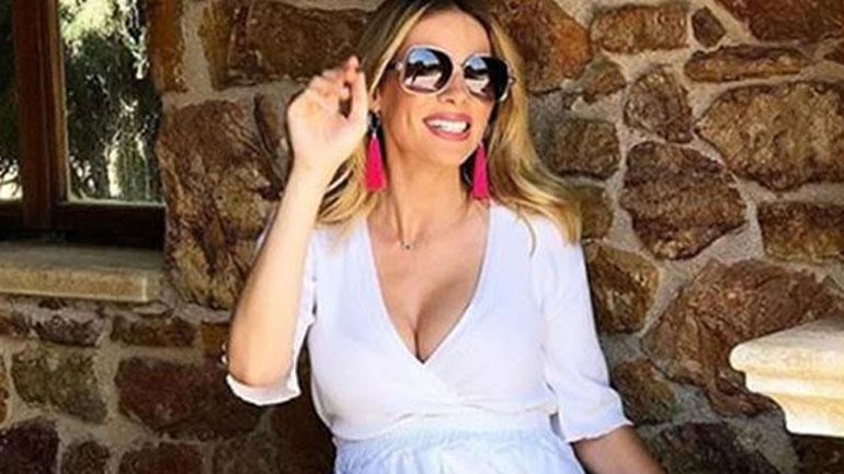 Η Μαρία Λουίζα Βούρου ποζάρει με μαγιό περιμένοντας τον πελαργό!