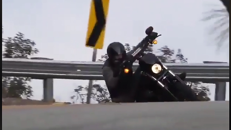 Οδηγώντας μια Harley α λά.. Supersport!