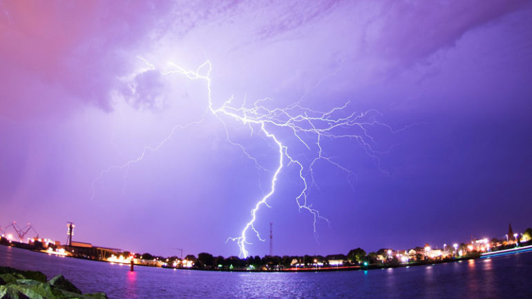 Πάνω από 22.000 κεραυνοί χθες Πέμπτη σε Ιόνιο και Δυτ. Ελλάδα