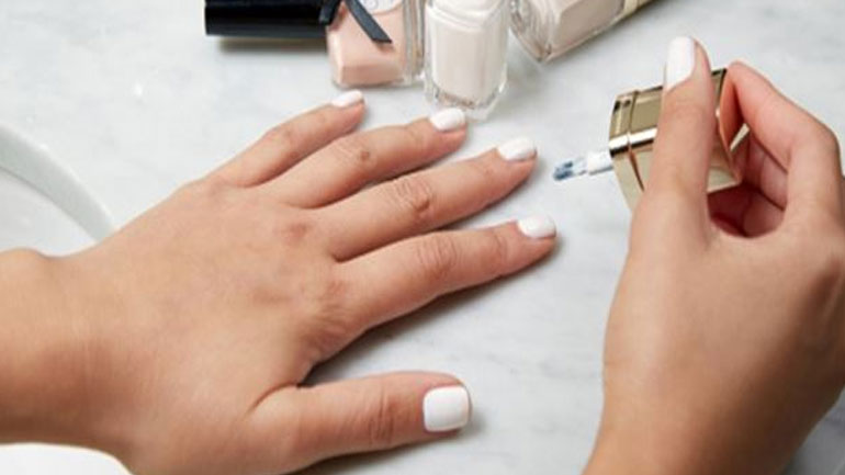 DIY: Φτιάξε το δικό σου βερνίκι νυχιών