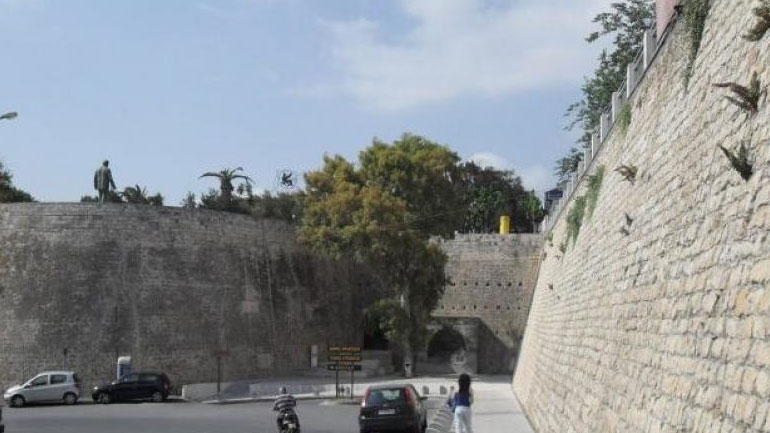 Κρήτη: Ήθελε να δώσει τέλος στη ζωή του πέφτοντας από τα τείχη