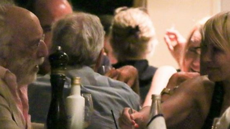 Νατάσα Καλογρίδη & Αλέξανδρος Λυκουρέζος: Ρομαντικό δείπνο στο Κολωνάκι μετά τις φήμες περί χωρισμού!