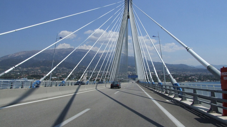 Πάτρα: Νεαρός απειλούσε να πέσει από την Γέφυρα Ρίου – Αντιρρίου