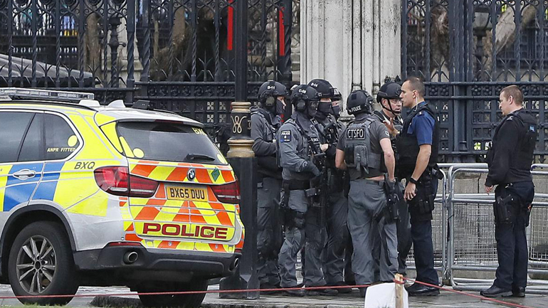 Βρετανία: Κατηγορίες για απόπειρα ανθρωποκτονίας για την επίθεση με αυτοκίνητο