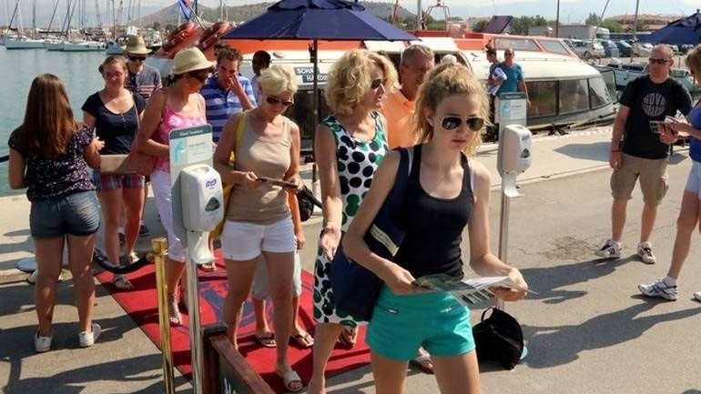 Κρήτη: «Σπάνε τα κοντέρ» οι κρατήσεις και τα έσοδα από τον τουρισμό