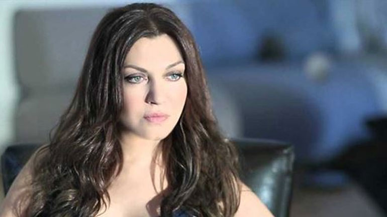 Καίτη Γαρμπή: Στο τιμόνι του πλοίου για Ζάκυνθο!