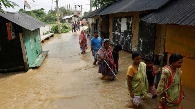 Ινδία: Ξεπέρασαν τους 400 οι νεκροί από τις φονικές πλημμύρες