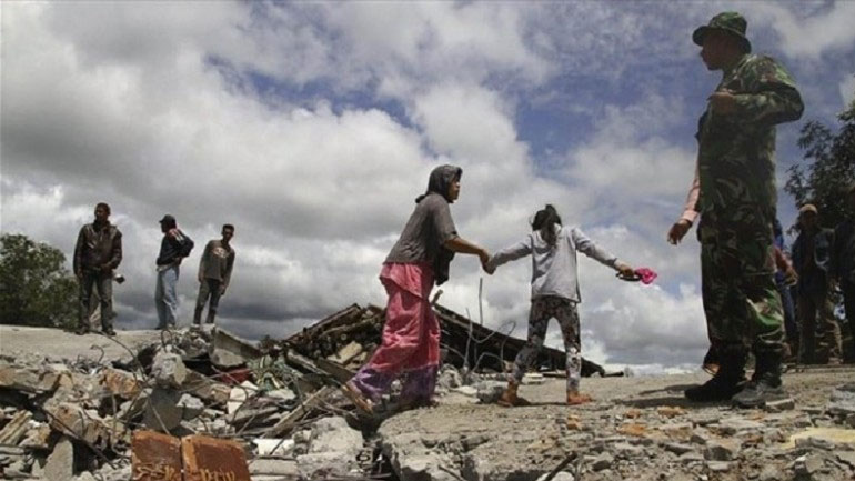 Ινδονησία: Τουλάχιστον 10 νεκροί μετά τις χθεσινές σεισμικές δονήσεις στο Λομπόκ