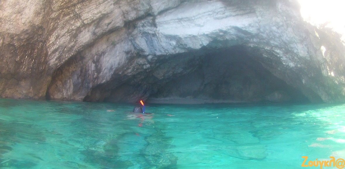 Η σπηλιά της Καλυψούς στους Οθωνούς