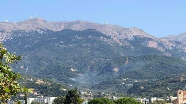 Πάτρα: Πυρκαγιά στο Καστρίτσι