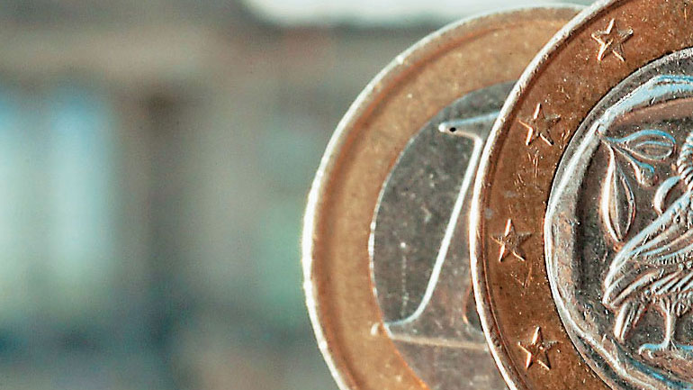 SZ: Η Γερμανία έχει επωφεληθεί από το ευρώ όσο καμία άλλη χώρα και πρέπει να δώσει περισσότερα