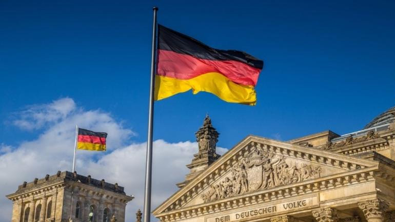 Handelsblatt: «Το Βερολίνο στοχεύει στην προεδρία της Ευρωπαϊκής Επιτροπής»