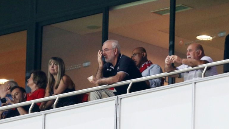 ΠΑΟΚ: Στα αποδυτήρια ο… πανευτυχής Ιβάν Σαββίδης – Μοίρασε συγχαρητήρια σε παίκτες και Λουτσέσκου