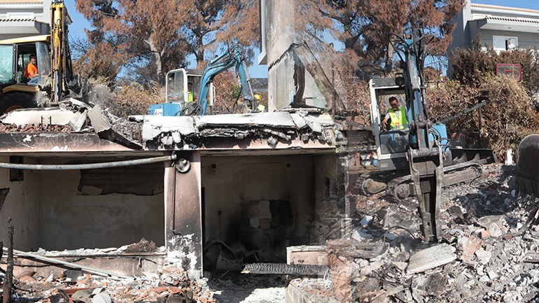 ΥΠΕΝ: Επιταχύνονται οι διαδικασίες κατεδάφισης αυθαιρέτων – Κοινοποιούνται οι πρώτες 208 ειδοποιήσεις