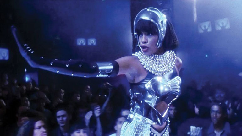 Μπορεί να γίνει δική σας η στολή «Βασίλισσα της Νύχτας» της Γουίτνεϊ Χιούστον