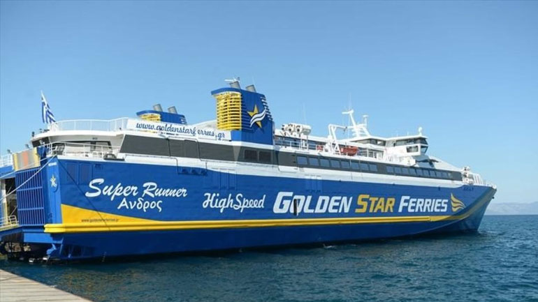 Τήνος: Άνδρας έπεσε από το πλοίο στη θάλασσα για να σώσει τον σκύλο του