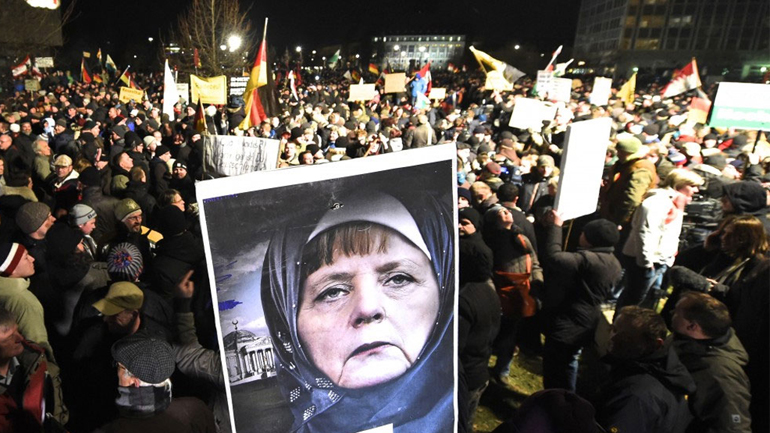 Όταν οι Γερμανοί χαφιέδες σηκώνουν ρατσιστικό μπαϊράκι