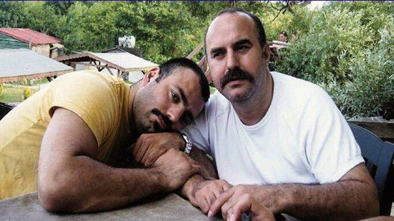 Στην Τουρκία ανησυχούν ότι οι ΗΠΑ θα τους ψεκάσουν με «αέριο» που θα τους κάνει… ομοφυλόφιλους