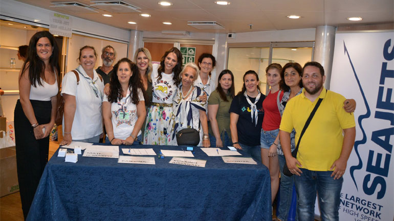 Tera Jet: Το πλοίο της προσφοράς συνεχίζει να είναι δίπλα στους πληγέντες των καταστροφικών πυρκαγιών