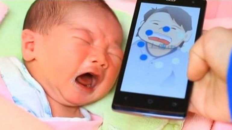 Ενδιαφέρον μεγάλων εταιρειών για ελληνική εφαρμογή που αποκρυπτογραφεί το κλάμα των μωρών